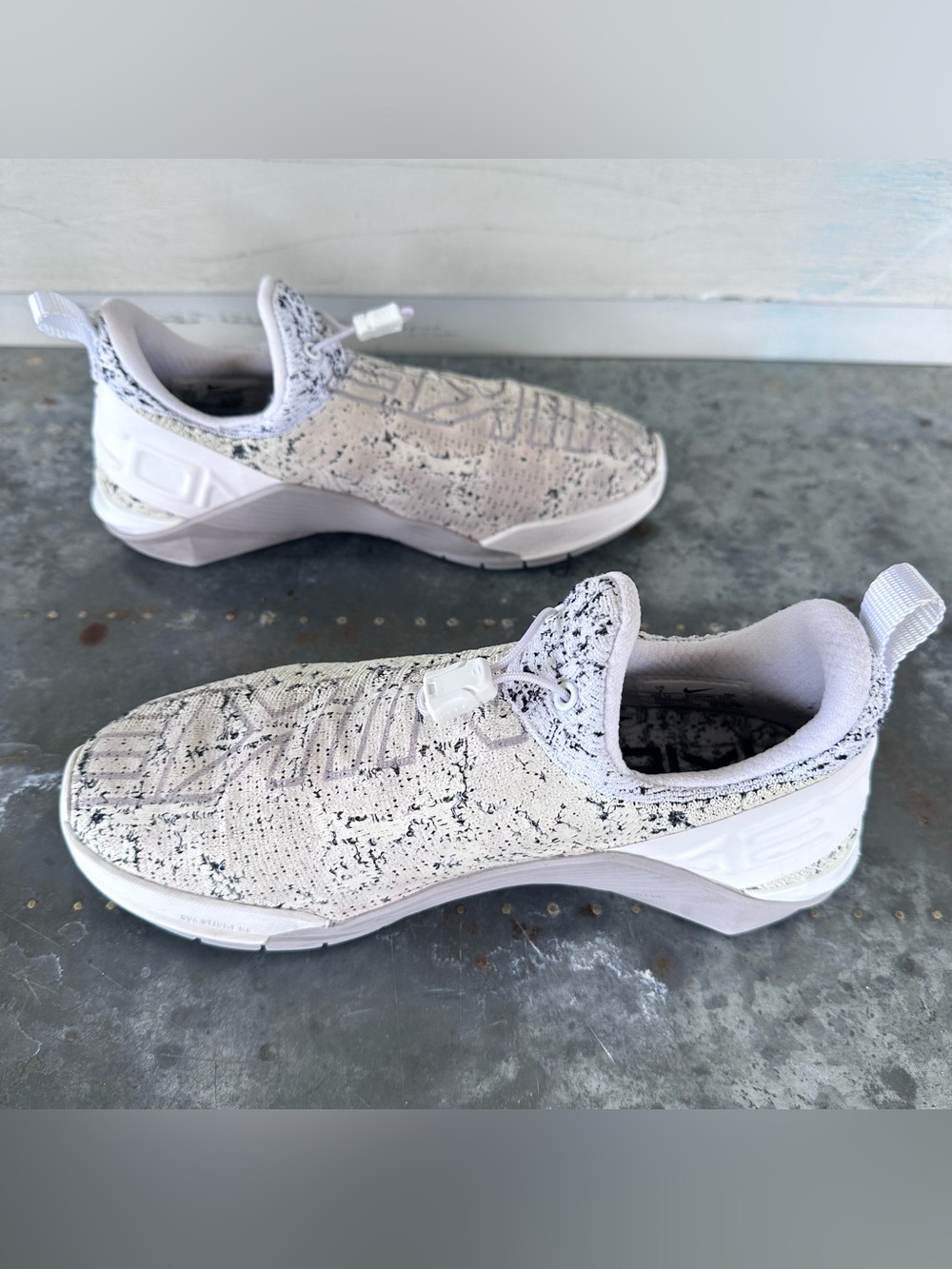 Nike React Metcon White Grey Athletic Sneakers Shoes BQ6046-100 Women's Size 7 - Picture 4 of 9